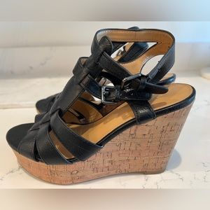 EXPRESS cork wedge platform sandal Size : 7 Color : Black.